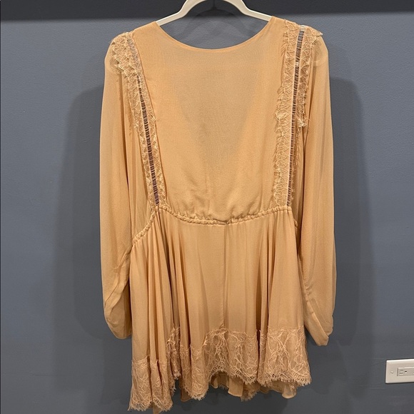 Love Shack Fancy Noelle Dress With Lace Size Large pre loved Flawed - Picture 4 of 12